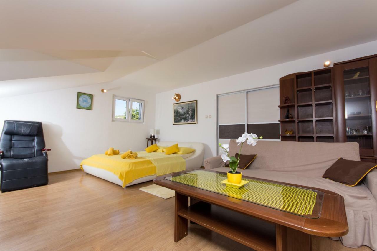 Apartmani Zana Округ Горни Екстериор снимка