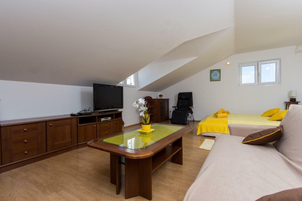Apartmani Zana Округ Горни Екстериор снимка