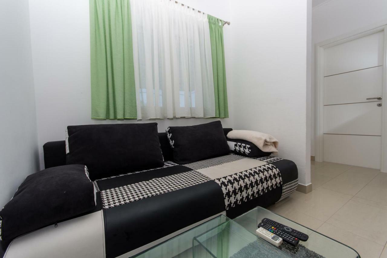 Apartmani Zana Округ Горни Екстериор снимка